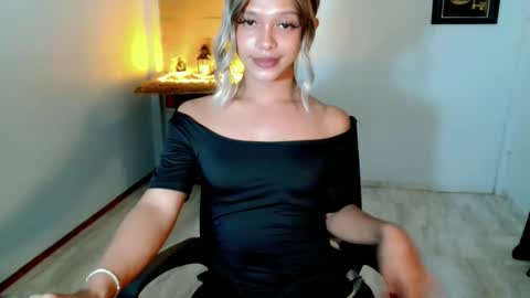 Snapshot of kendra_lunaxx chatting on May 22, 2026, 6:13 pm kendra_lunaxx online show from May 22, 2026, 6:13 pm