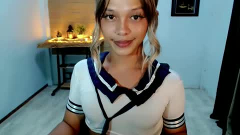 Snapshot of kendra_lunaxx chatting on May 25, 2026, 12:22 pm kendra_lunaxx online show from May 25, 2026, 12:22 pm