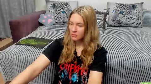 Kendra online show from November 20, 2025, 1:17 am