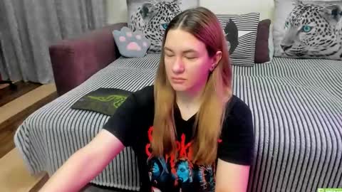 Snapshot of kendra_xx_ chatting on March 18, 2026, 11:41 pm Kendra online show from March 18, 2026, 11:41 pm