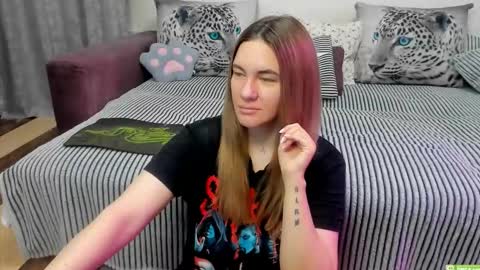 Snapshot of kendra_xx_ chatting on April 4, 2026, 11:13 pm Kendra online show from April 4, 2026, 11:13 pm