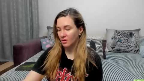 Snapshot of kendra_xx_ chatting on April 9, 2026, 11:43 pm Kendra online show from April 9, 2026, 11:43 pm