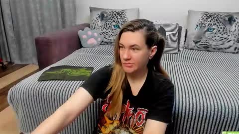 Snapshot of kendra_xx_ chatting on April 13, 2026, 11:21 pm Kendra online show from April 13, 2026, 11:21 pm