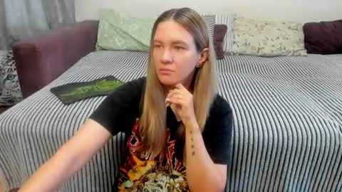 Snapshot of kendra_xx_ chatting on July 13, 2026, 11:40 pm Kendra online show from July 13, 2026, 11:40 pm