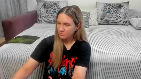 Snapshot of kendra_xx_ chatting on July 26, 2026, 11:44 pm Kendra online show from July 26, 2026, 11:44 pm