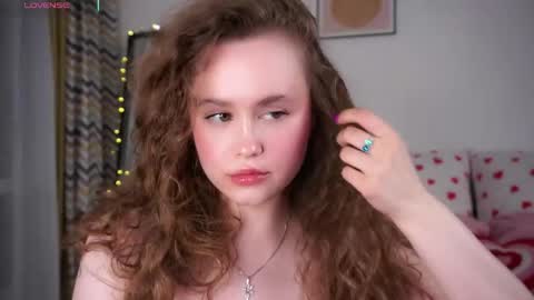 Snapshot of kendraedger chatting on May 3, 2026, 10:49 pm Kira online show from May 3, 2026, 10:49 pm