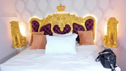 Kendral  online show from September 24, 2025, 4:16 am