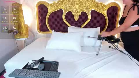 Kendral  online show from March 4, 2026, 4:29 am