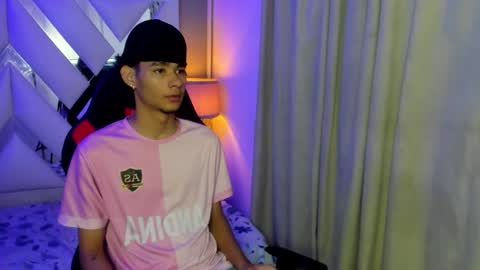 Snapshot of kenix_7 chatting on November 15, 2025, 8:05 pm kenix online show from November 15, 2025, 8:05 pm