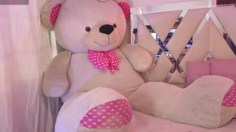 Snapshot of kenndal_tay chatting on May 16, 2026, 7:45 pm kenndal_tay online show from May 16, 2026, 7:45 pm