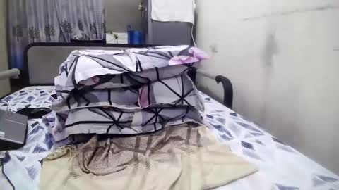 jeanny online show from November 20, 2025, 1:44 pm