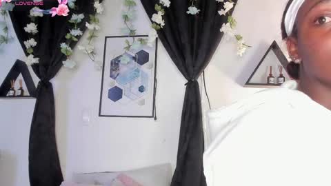 Snapshot of kentha_mitchellss chatting on May 5, 2026, 10:34 am KENTHA online show from May 5, 2026, 10:34 am