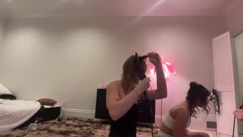 kenziesmithh online show from October 9, 2025, 5:55 pm