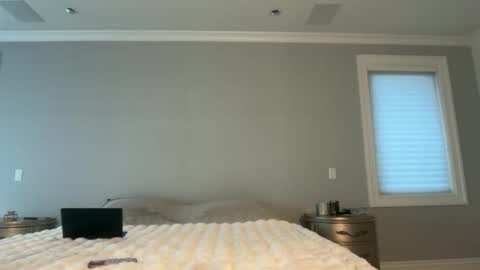 kenziesmithh online show from November 20, 2025, 11:37 pm