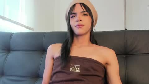 Snapshot of kerly_monroe chatting on July 22, 2026, 2:42 pm Kerly online show from July 22, 2026, 2:42 pm
