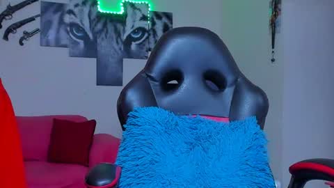 Snapshot of kerlysmith24 chatting on June 30, 2026, 1:45 pm Kerlysmith24 online show from June 30, 2026, 1:45 pm