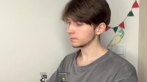 Snapshot of kero180 chatting on February 18, 2026, 9:44 pm Kero online show from February 18, 2026, 9:44 pm