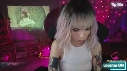 Snapshot of kerry_kirk chatting on February 10, 2026, 12:04 am Kerry online show from February 10, 2026, 12:04 am