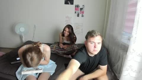 kesh_mne online show from August 6, 2026, 4:20 pm