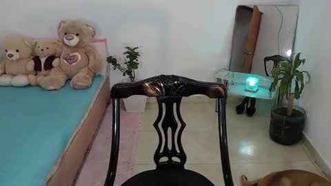 Mia  online show from February 7, 2026, 4:33 pm