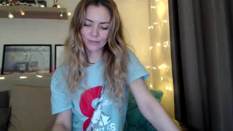 kessiecage online show from December 23, 2024, 2:13 am