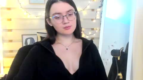 Ketrin online show from November 25, 2025, 8:31 pm