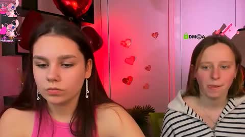 keuli_li online show from February 12, 2026, 6:41 am