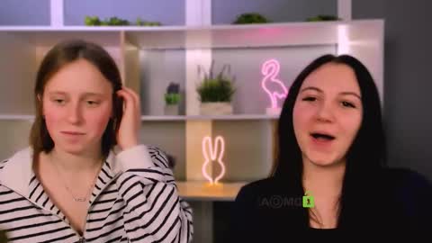 keuli_li online show from February 26, 2026, 7:57 pm