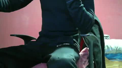 Snapshot of kev19922 chatting on December 25, 2024, 6:41 pm kev19922 online show from December 25, 2024, 6:41 pm