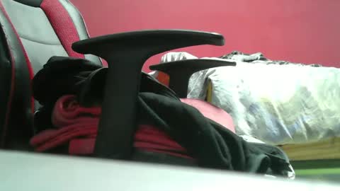 Snapshot of kev19922 chatting on February 21, 2025, 8:49 pm kev19922 online show from February 21, 2025, 8:49 pm