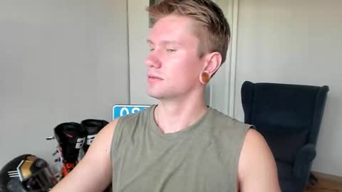 Kev online show from October 21, 2025, 8:04 am