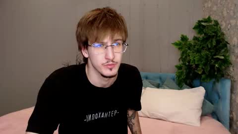 Snapshot of kevin_shayne chatting on November 23, 2025, 8:14 am Kevin online show from November 23, 2025, 8:14 am