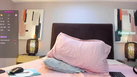 Snapshot of kevinn_blue chatting on September 12, 2025, 7:03 pm Sexy Hot Kevin online show from September 12, 2025, 7:03 pm