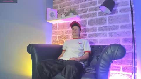 Sexy  Hot Kevin online show from November 17, 2025, 9:42 pm