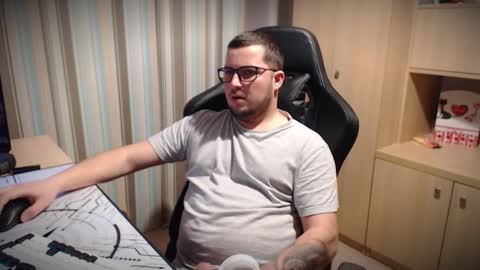 Kevinn online show from November 27, 2025, 6:32 pm