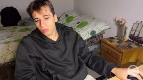Snapshot of kevinonly43 chatting on May 15, 2026, 6:37 pm kevonly online show from May 15, 2026, 6:37 pm