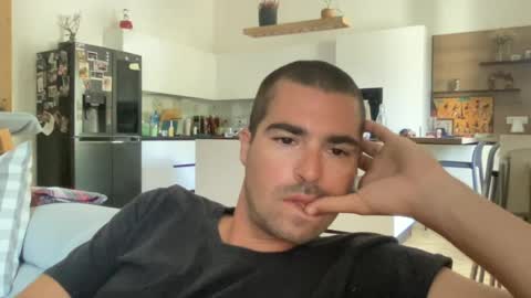 kevinpillobello online show from July 21, 2026, 8:05 am