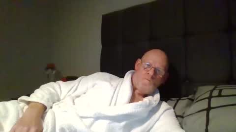 kevlooking4sez online show from February 8, 2025, 11:24 pm