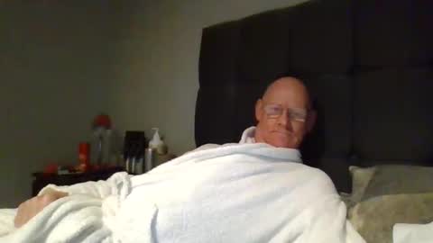 kevlooking4sez online show from October 3, 2025, 10:29 pm