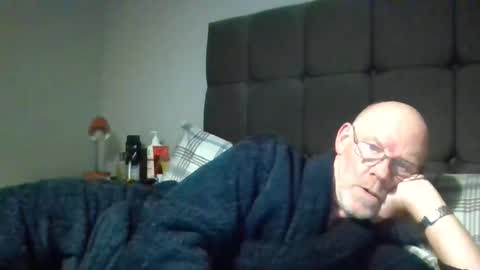 kevlooking4sez online show from November 6, 2025, 12:22 am