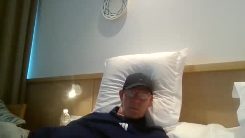 Snapshot of kevlooking4sez chatting on May 5, 2026, 11:51 am kevlooking4sez online show from May 5, 2026, 11:51 am