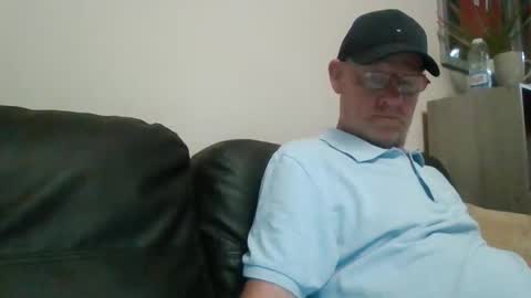 Snapshot of kevlooking4sez chatting on May 24, 2026, 9:09 pm kevlooking4sez online show from May 24, 2026, 9:09 pm