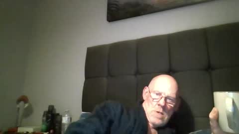 Snapshot of kevlooking4sez chatting on June 3, 2026, 11:32 pm kevlooking4sez online show from June 3, 2026, 11:32 pm