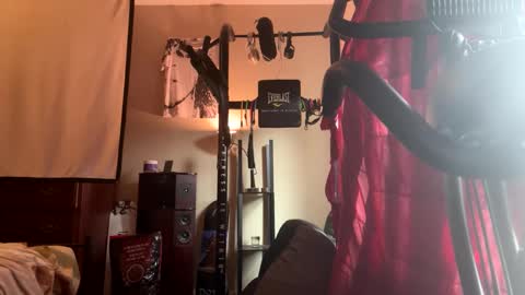 Keybump online show from October 7, 2025, 3:09 pm