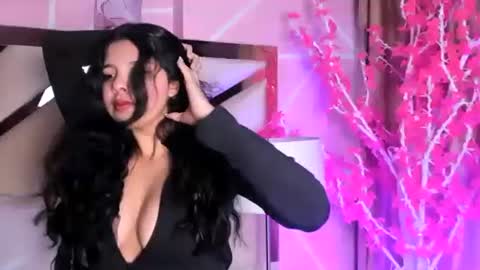 Keyla noa online show from April 21, 2026, 11:16 am