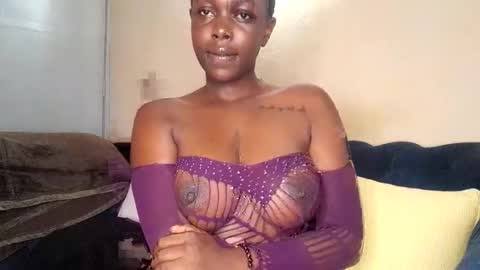 keyla online show from November 10, 2025, 6:12 am