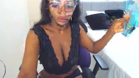 Snapshot of keyra_dainty chatting on November 28, 2025, 10:51 am Sandy Saenz online show from November 28, 2025, 10:51 am