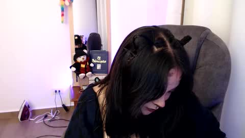 Liss online show from November 2, 2025, 2:14 am