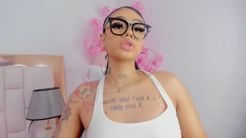 Khelany Isyy  online show from February 8, 2025, 9:15 pm