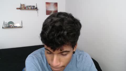 khevinlopezonig online show from February 19, 2025, 9:47 pm